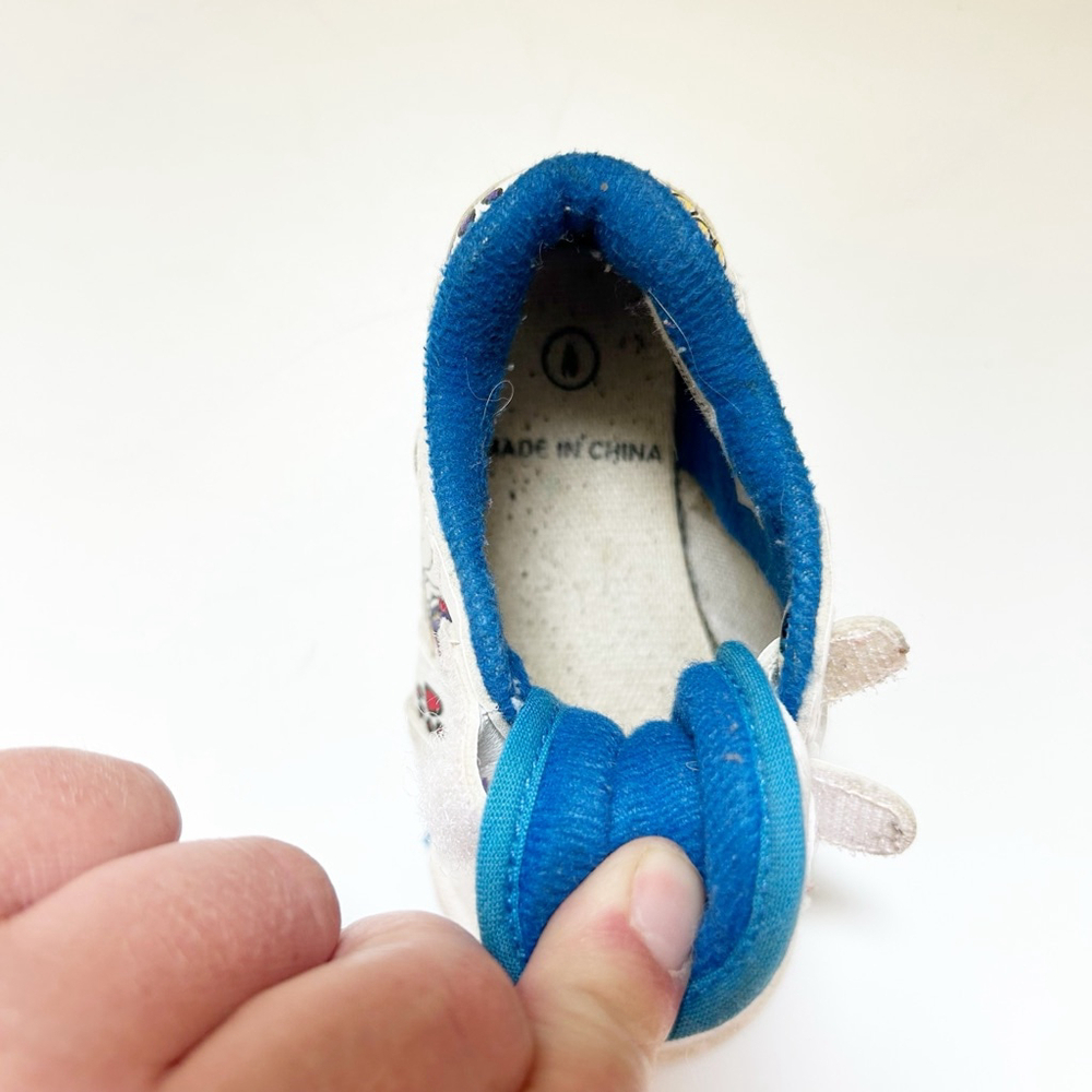 Vintage 90’s Disney’s 101 Dalmatians Sneakers Size 4 Rare & Hard to Find - Picture 6 of 11